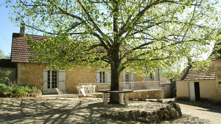 Location de vacances pour 5 personnes, avec Terrasse ainsi que Jardin et Piscine à Lamonzie-Montastruc - 3