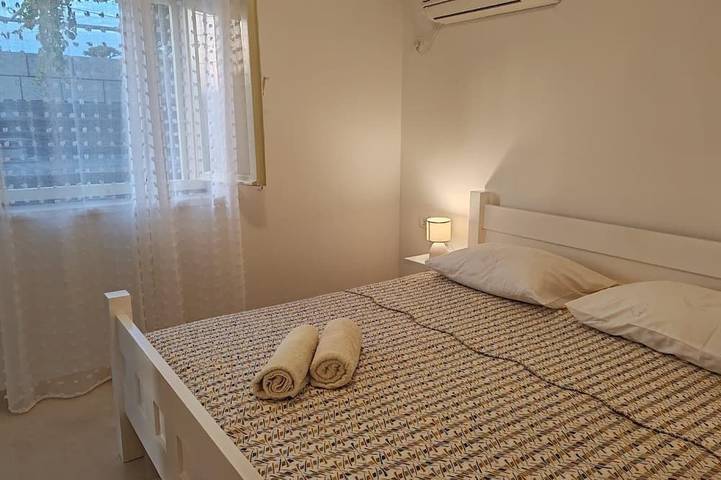 Ganze Wohnung, 1-Zimmer-Ferienwohnung am Strand Lumbarda, Korcula in Lumbarda, Korcula