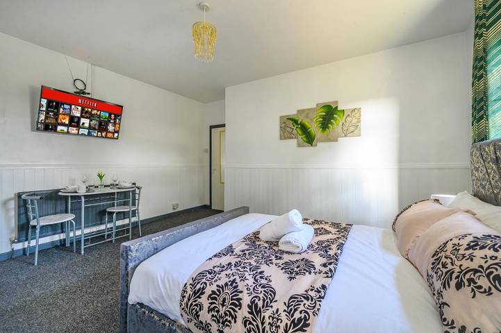Bed and breakfast for 2 people in Leeds