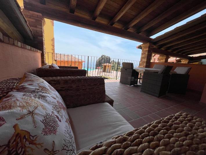 Ferienhaus für 4 Personen, mit Terrasse und Ausblick sowie Pool - 1