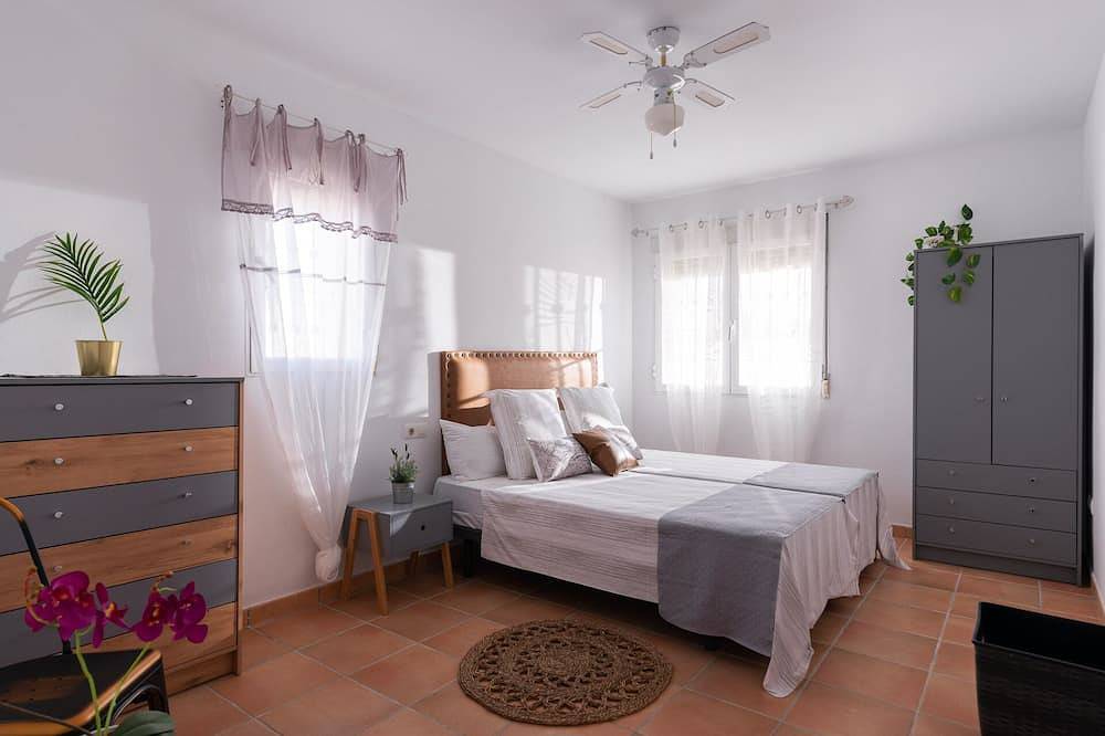 Rural Villa Fondo San Juan 20 min walking to the beach in San Juan de Alicante, Costa Blanca