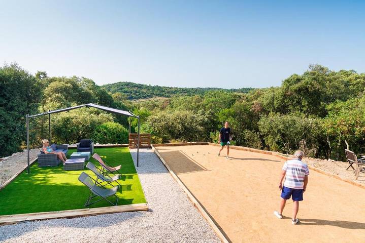 Location de vacances pour 12 personnes, avec piscine ainsi que vue et jardin à Saint-Martin-de-Londres - 2