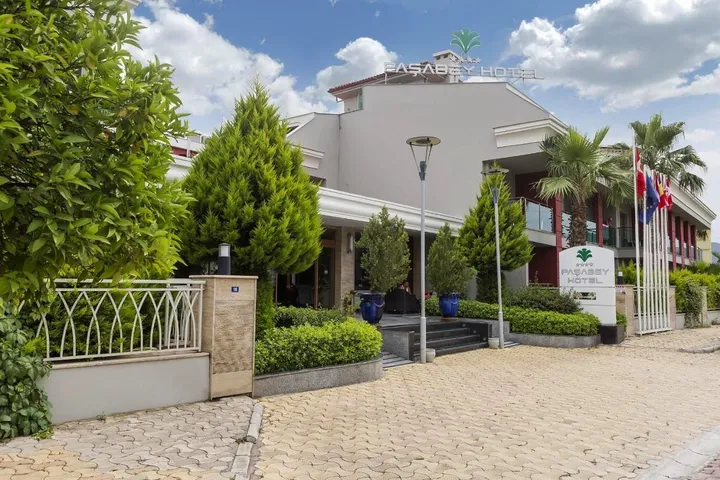 Hotel for 3 people, with pool and sauna as well as balcony - 1