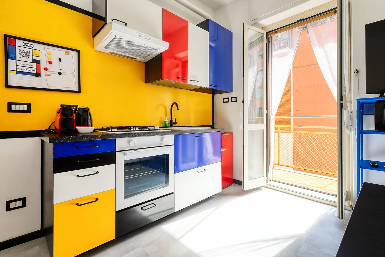 Ganze Wohnung, Casa Mondrian; Ac and fast Wi-Fi in Mailand, Mailand Provinz