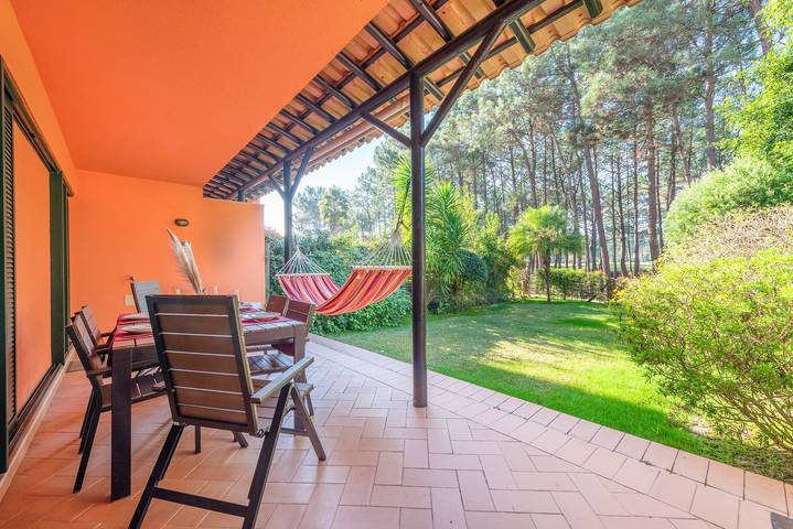 Apartamento entero, Apartamento de vacaciones para 4 personas con jardín in Aroeira, Charneca de Caparica e Sobreda