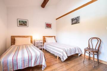 Gîte pour 4 Personnes dans Arles, Parc naturel régional de Camargue, Photo 1