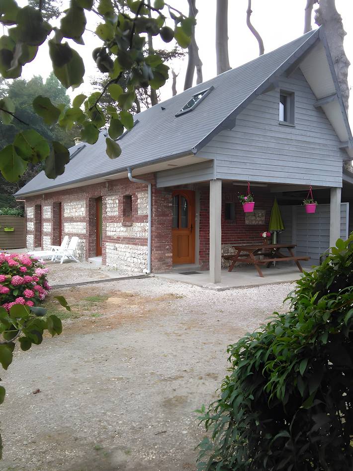 Maison de vacances 'Loue La Campagne' avec terrasse privée, jardin privé et Wi-Fi in Sainte-Hélène-Bondeville, Région du Havre