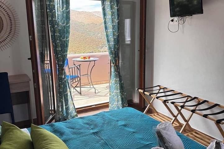 Location de vacances pour 8 personnes, avec jacuzzi ainsi que balcon et jardin dans Carystos - 3