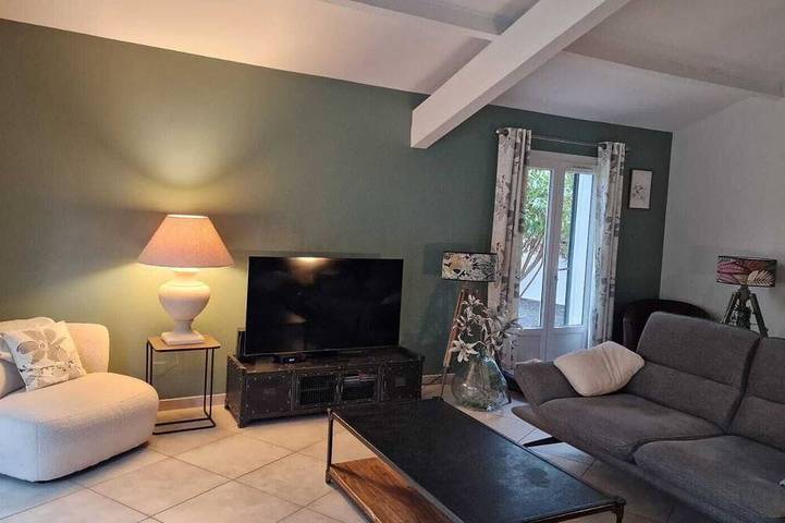 Location de vacances pour 8 personnes, avec terrasse et jardin à Sussargues - 2