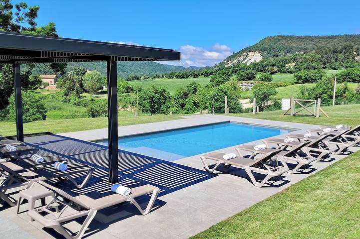 Location de vacances pour 25 personnes, avec balcon ainsi que jacuzzi et jardin, animaux acceptés à Vic - 4