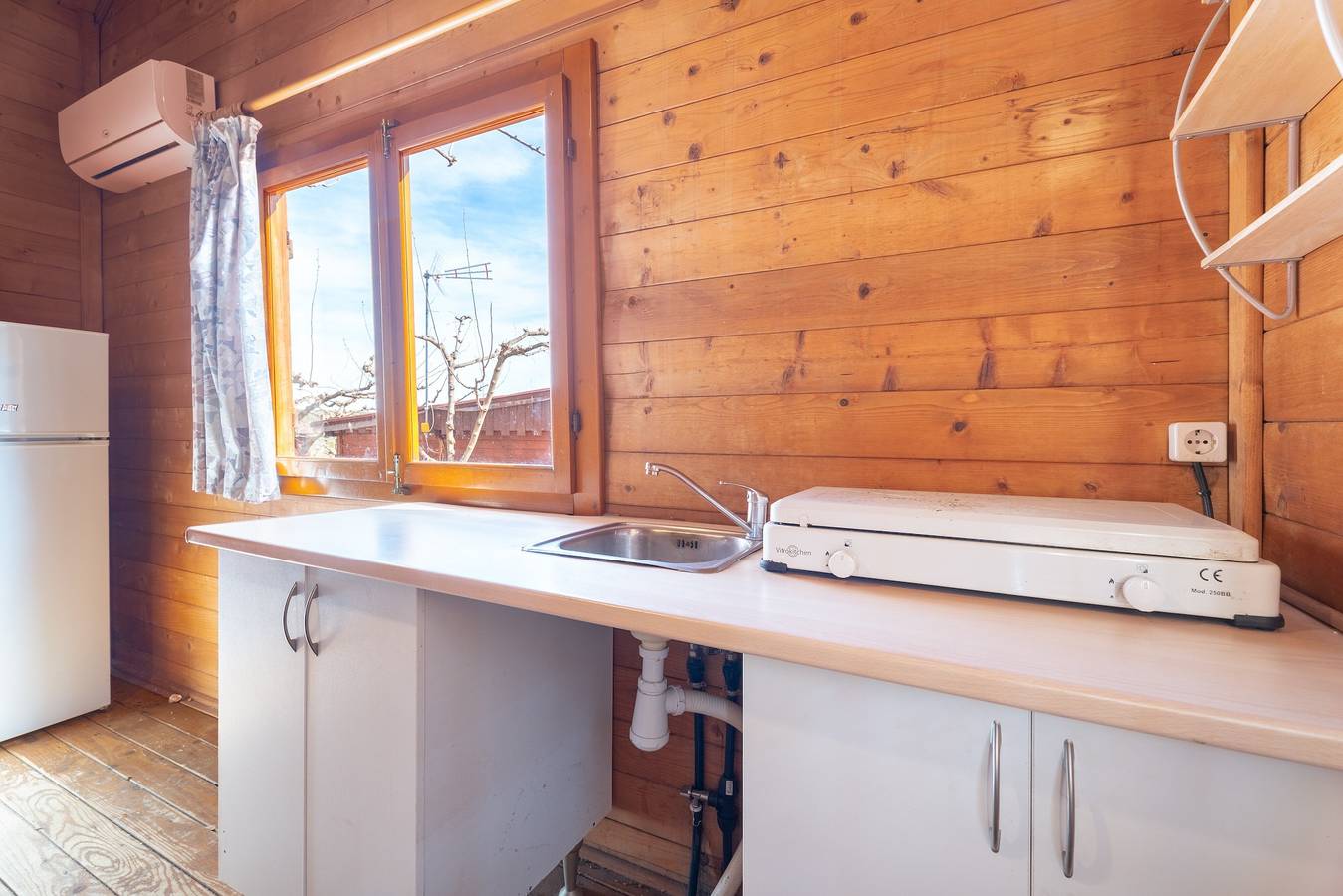 Ferienhaus 'Barraca Adaptado B' mit Bergblick, Wlan und Klimaanlage in Barx, Costa de Valencia