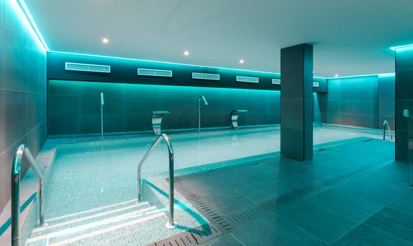 Geheel appartement, Jade Tower | 2-Bedroom Coastal Luxury Apartment in Fuengirola in Playa del Castillo (Fuengirola), Fuengirola