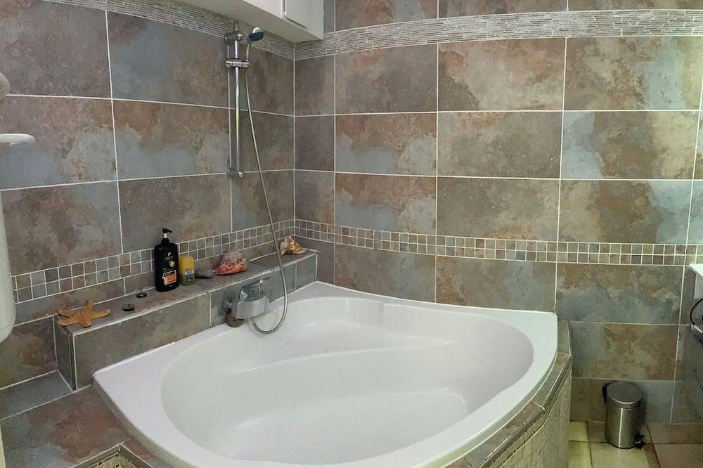Appartement entier, 2 pièces Les jardins du grand selve jacuzzi, sauna piscine. Clim fibre netflix in Launaguet, Toulouse et ses environs