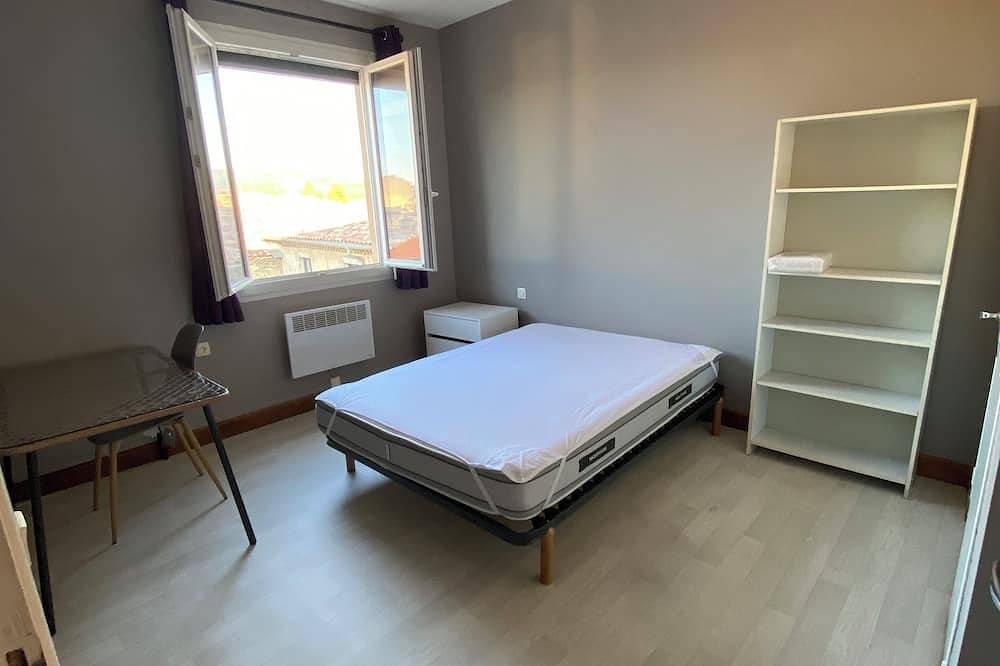 Entire apartment, Fully furnished apartment with parking. Hyper center. 3mn from the square. in Limoux, Limoux region