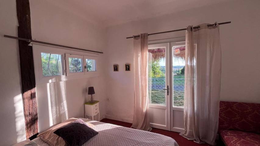Gîte pour 2 personnes, avec jardin et piscine dans Lac d'Uby - 4