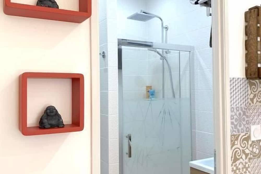 Appartement entier, Cocon moderne au cœur de Rochefort - Studio élégant pour un séjour inoubliable in Rochefort, Région de Rochefort