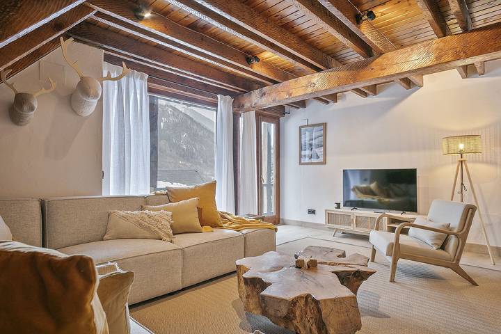 Ganze Wohnung, Ferienwohnung für 8 Personen mit Balkon in Garòs, Naut Aran