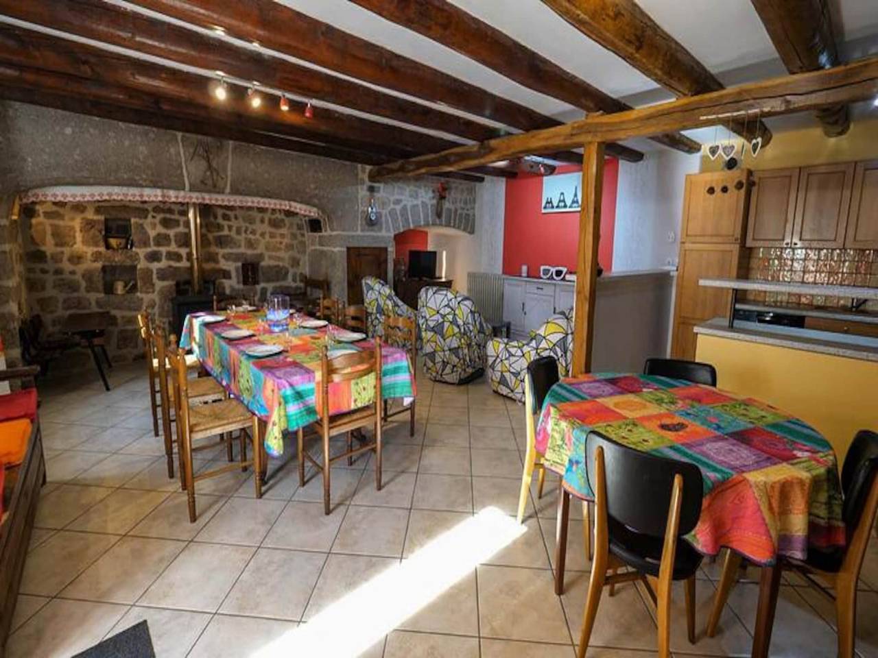 Appartement entier, Gîte de France 6 personnes in Albaret-le-Comtal, Région de Mende