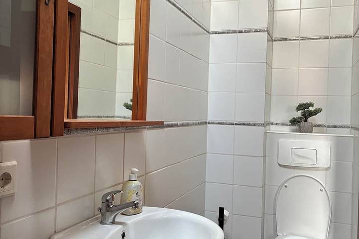 Voll eingerichtete Ferienwohnung in ruhiger Lage mit extra Eingang Parkplatz in Luckaitztal, Lausitzer Seenland