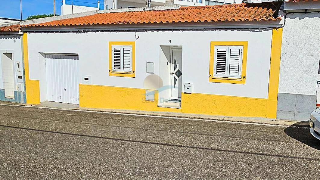 Three-Bedroom House in Mora (Evora), Distrito de Évora