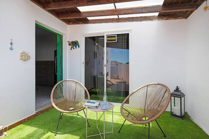 Ferienhaus 'Unidad 2' mit Bergblick und WLAN in Uga, Yaiza