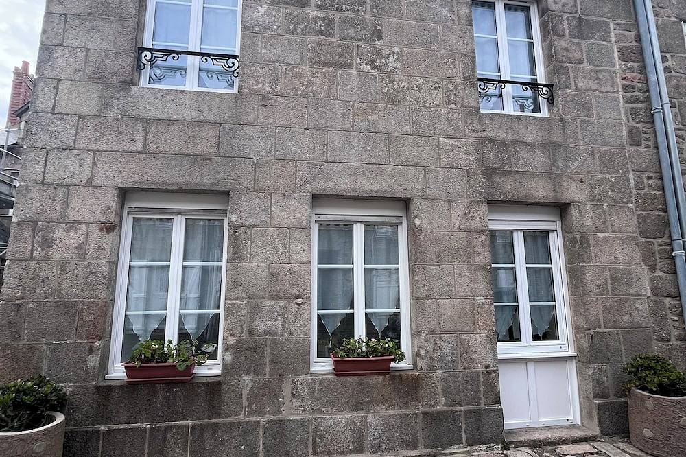 House two minutes from the beach in Barfleur, Cherbourg region