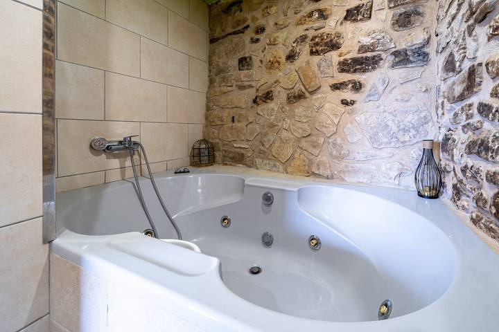 Ganze Wohnung, Ferienwohnung El Mirador del Cel 2 mit Bergblick, Wlan & Garten in Forès, Tarragona Provinz
