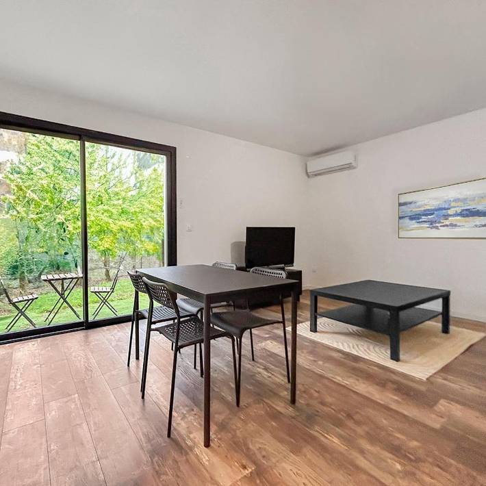 Location de vacances pour 3 personnes, avec vue et terrasse à Bouliac - 3