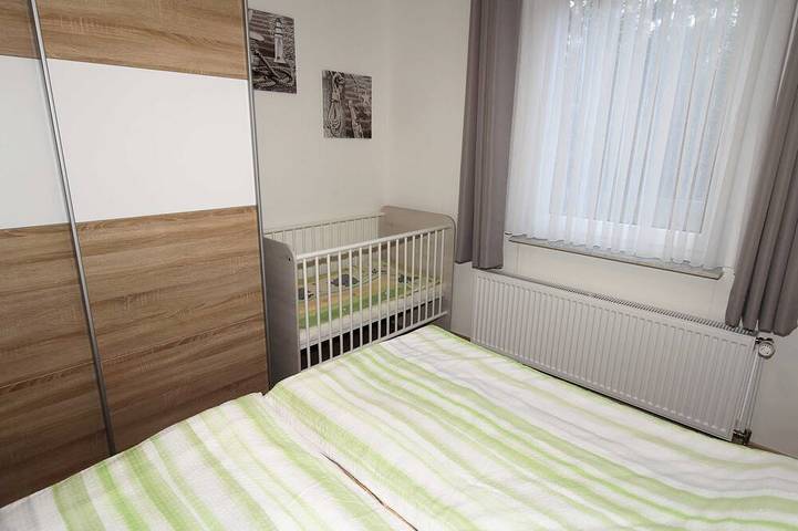 Ferienhaus für 5 Personen, mit Terrasse und Garten in Leer - 4