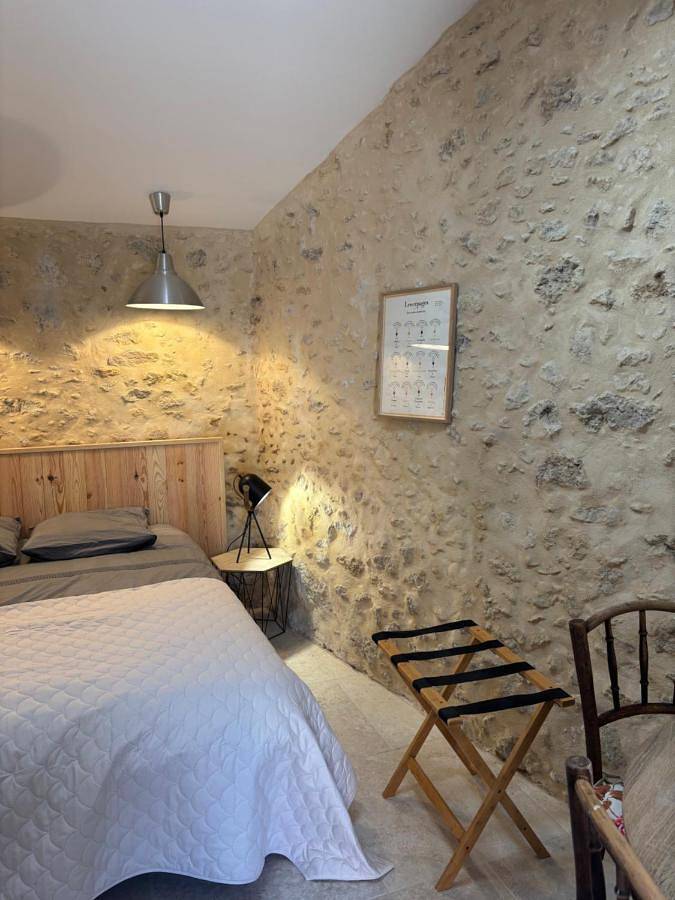 Gîte pour 2 personnes, avec jardin ainsi que piscine et terrasse à Bommes - 2
