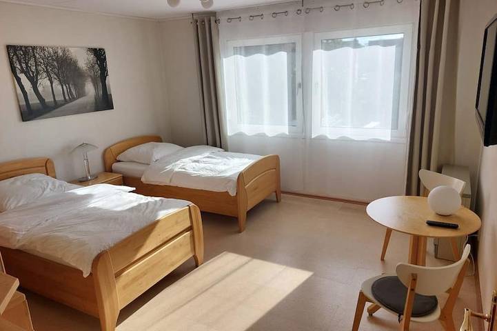 Ganze Wohnung, Ferienwohnung haus-elsa-bochum, 4 Zi, 2-9Pers, 130qm, große Terrasse, Ez Aufpr. in Weitmar, Bochum