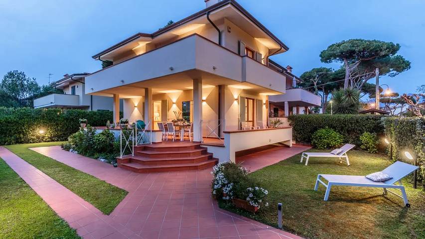 Villa per 7 persone, con giardino a Marina di Pietrasanta