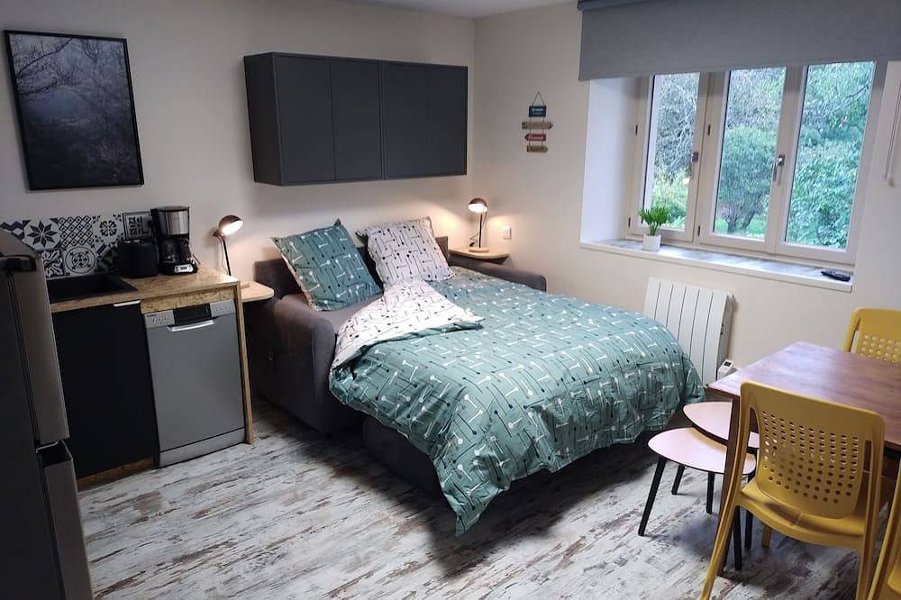 Ganze Wohnung, Le Lupicin, a quiet, comfortable one-bedroom apartment in Saint-Lupicin, Regionaler Naturpark Hochjura