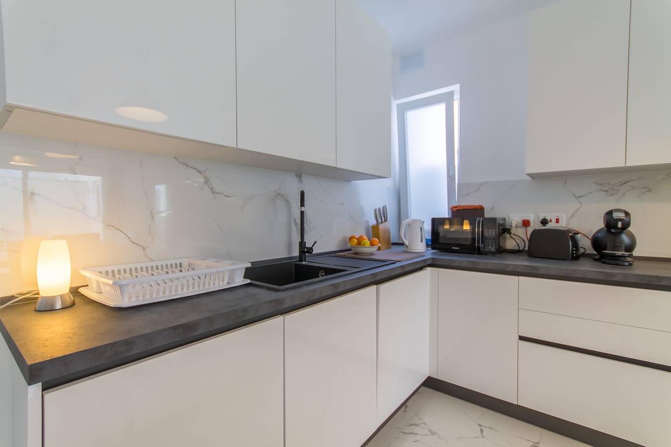 Geheel appartement, A Sunny Penthouse Modern 2 bdr - Sliema in Sliema, Malta