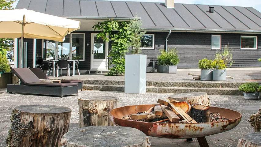 Feriehus for 9 personer, med jacuzzi, dyr tillatt i Hvidbjerg Strand
