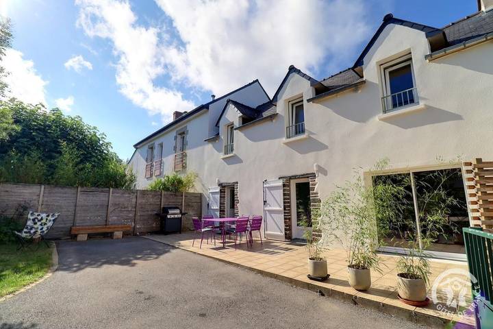 Gîte pour 6 personnes, avec Terrasse ainsi que Jardin et Vue à Redon