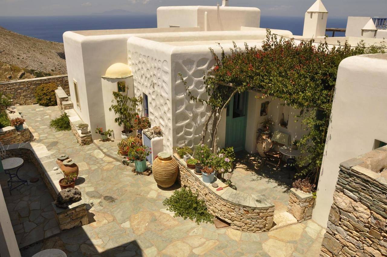 Kyma sto Phos in Folégandros