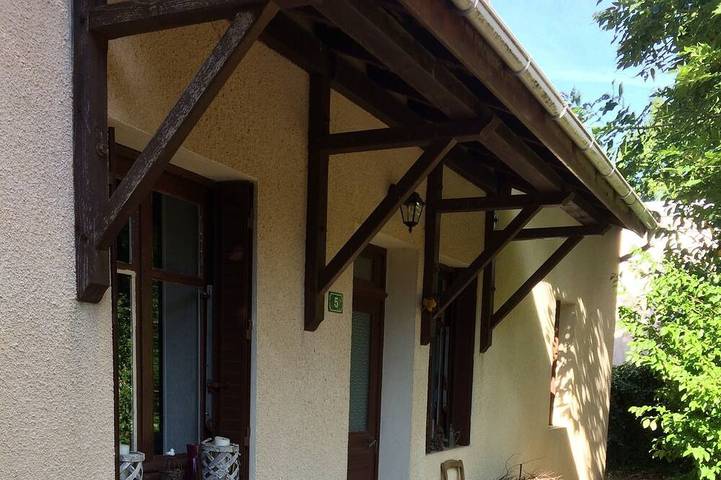 Location de vacances pour 4 personnes, avec Jardin à Bard-le-Régulier