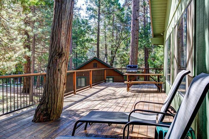 Log cabin for 8 people, with terrace in Yosemite National Park