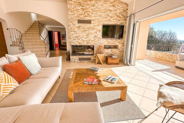 Villa pour 10 personnes, avec terrasse ainsi que piscine et jardin, animaux acceptés à Porto-Vecchio - 4