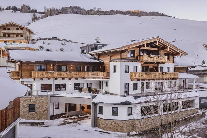 Aparthotel para 23 personas, con terraza además de sauna y jardín - 1