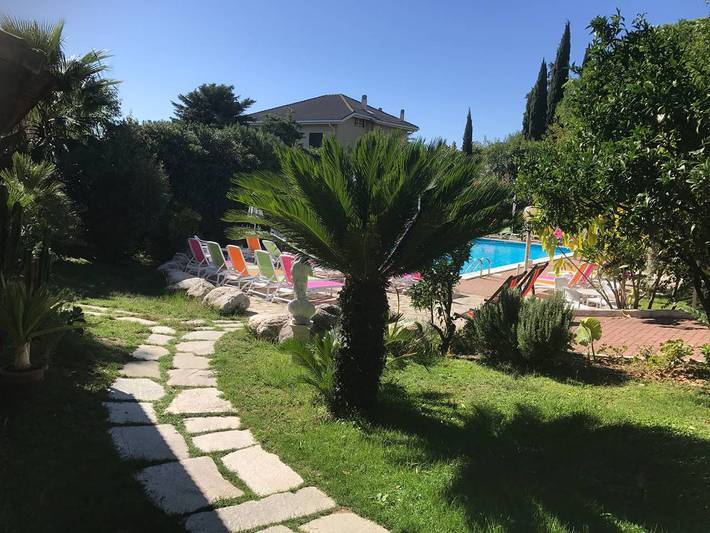 Gîte pour 4 personnes, avec piscine et jardin à Loano - 2