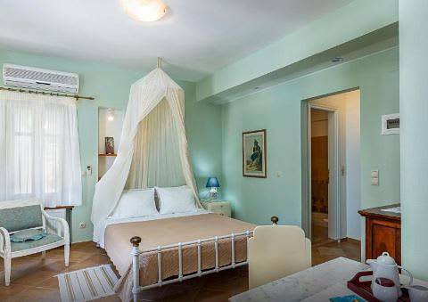 Ganze Wohnung, Ferienwohnung für 2 Personen mit Garten in Skopelos Stadt, Sporaden
