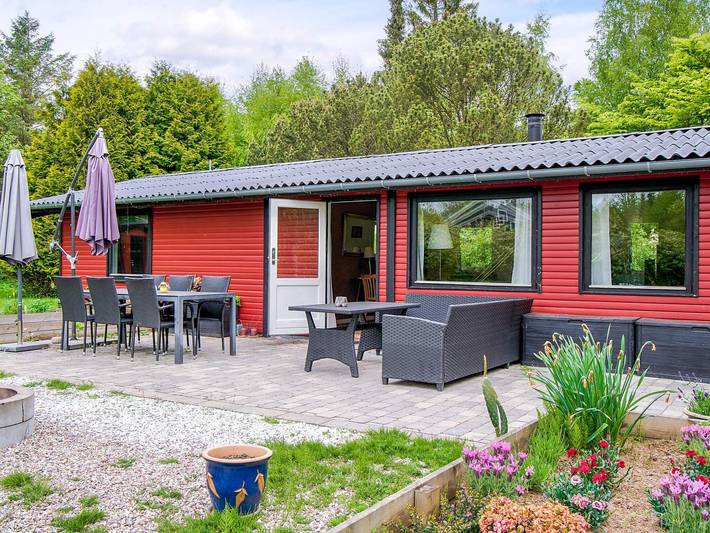 Ferieudlejning for 8 personer, med have og terrasse, børnevenlig i Holbæk