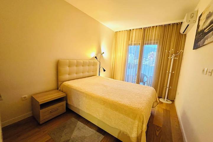 Ferienwohnung für 6 Personen, mit Balkon in Bar - 2