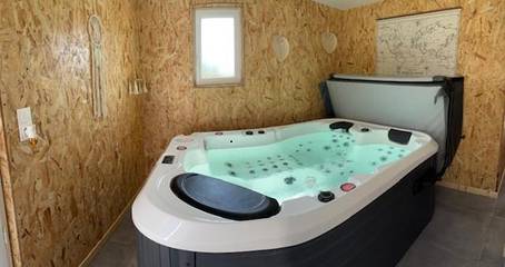 Gîte pour 5 personnes, avec jacuzzi et jardin à Pleine-Fougères