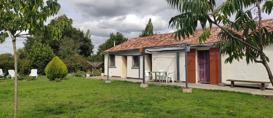 Gîte pour 6 personnes, avec jardin et terrasse dans les Deux-Sèvres