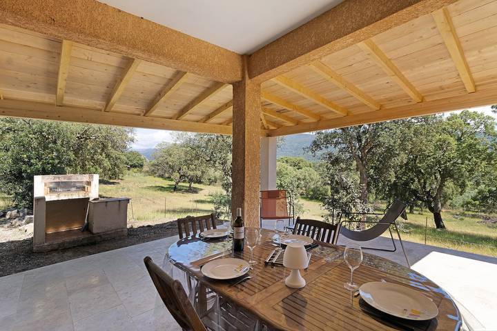 Agriturismo per 6 persone, con giardino in Corsica