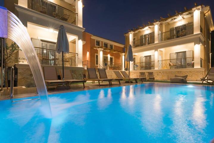 Vakantieappartement voor 2 personen, met tuin en zwembad in Parga