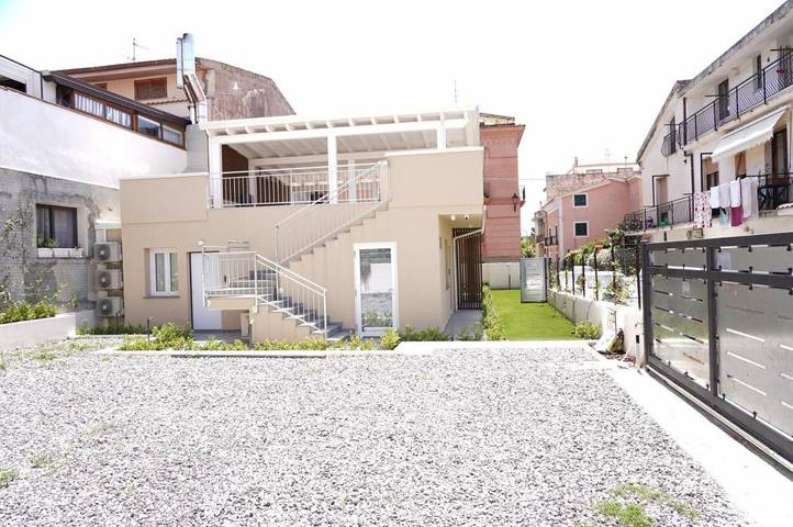 Location de vacances pour 2 personnes, avec jardin et vue, adapté aux familles à Scalea - 3